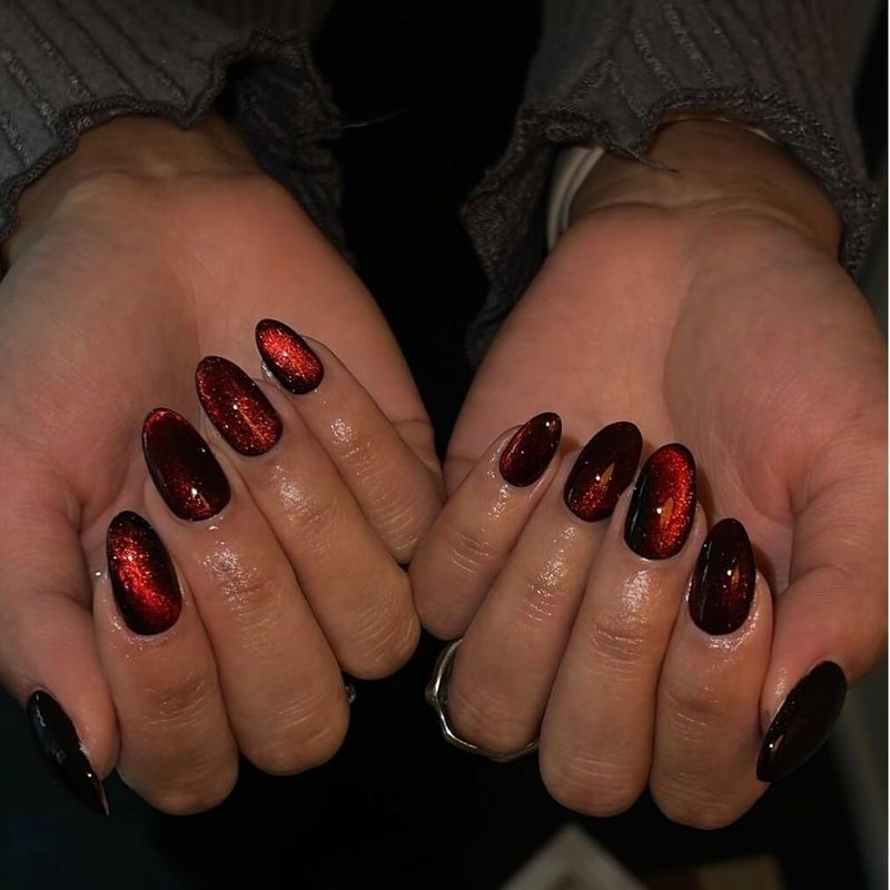 KQueenest Dark Red Cat Eye Press on Nails Short Oval, 30 Pcs Glitter Burgundy Fake Nails Short, Thick Shiny Sparkle Nails Press on, Cute Bling Acrylic Stick on Nails for Women Small Hand - Image 2
